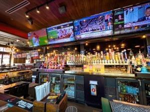 Keeton's Double Play Restaurant and Sports Bar Online Auction