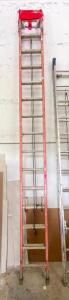 28' FIBERGLASS EXTENSION LADDER