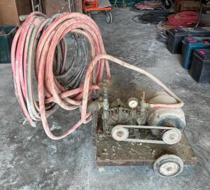 1 HP PORTABLE TRANSFER PUMP W/ HOSE INCLUDED
