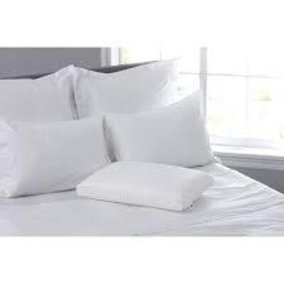 DESCRIPTION: (1) MEMORY FOAM PILLOW BRAND/MODEL: SERTA INFORMATION: WHITE RETAIL$: $40.00 SIZE: STANDARD SIZE QTY: 1