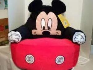 DESCRIPTION: (1) TODDLER BEAN BAG BRAND/MODEL: MICKEY MOUSE RETAIL$: $30.00 EA SIZE: 12.5'' H x 16'' W x 16'' D QTY: 1