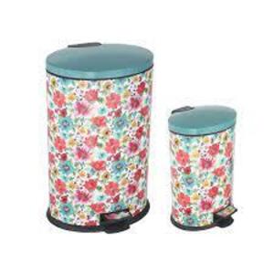 DESCRIPTION: (1) KITCHEN GARBAGE CAN BRAND/MODEL: PIONEER WOMAN #583120040 INFORMATION: BREEZY BLOSSOM RETAIL$: $50.00 EA SIZE: 10.5 GALLON QTY: 1