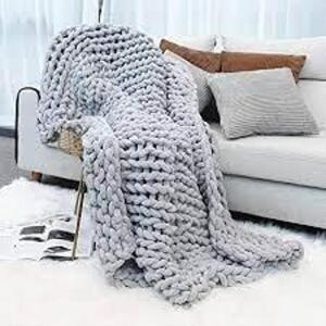 DESCRIPTION: (1) CHUNKY KNIT BLANKET BRAND/MODEL: INSHERE INFORMATION: GREY RETAIL$: $55.99 SIZE: 47X59 QTY: 1