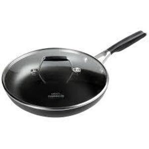 DESCRIPTION: (1) NONSTICK FRY PAN WITH COVER BRAND/MODEL: SELECT BY CALPHALON INFORMATION: BLACK RETAIL$: $30.00 EA SIZE: 10" QTY: 1