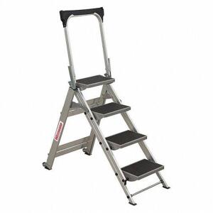 DESCRIPTION: (1) FOLDING STEP LADDER BRAND/MODEL: WESTWARD #44YY14 RETAIL$: $319.56 SIZE: 36 IN QTY: 1