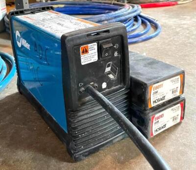 MAXSTAR 150 S STICK WELDER WITH ELECTRODES AND CASE