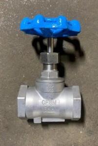 DESCRIPTION: (2) GATE VALVE BRAND/MODEL: LEGENDS/CF8M INFORMATION: SILVER & BLUE/MUST COME INTO INSPECT RETAIL$: 88 SIZE: 1-1/2" QTY: 2