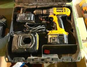 DEWALT DRILL/DRIVER PACKAGE