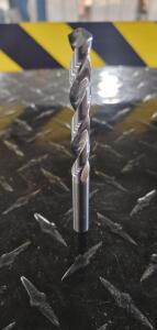 DESCRIPTION: (4) SOLID CARBIDE JOBBER DRILLS BRAND/MODEL: HERTEL 79892642 RETAIL$: $57.50 EA SIZE: /16 QTY: 4