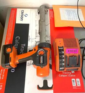 CORDLESS ADHESIVE GUN PACKAGE