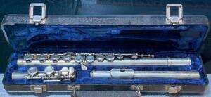 ARMSTRONG FLUTE WITH CASE