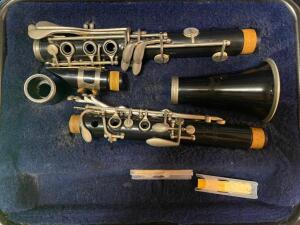 SELMER CLARINET 1400 WITH CASE