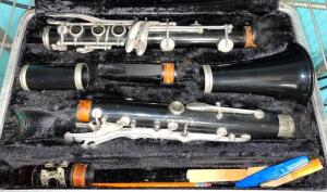 SELMER BUNDY CLARINET W/ CASE