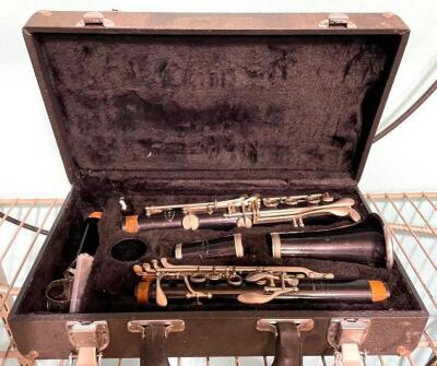 VITO KENOSHA CLARINET W/ CASE