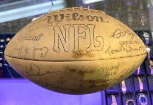 1980 LOS ANGELAS RAMS TEAM SIGNED FOOTBALL