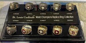 (10) - PC. ST. LOUIS CARDINALS WORLD CHAMPIONSHIP REPLICA RING SET WITH DISPLAY CASE