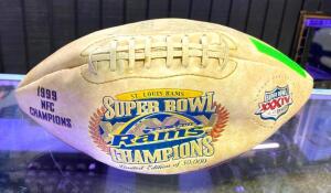 1999 ST. LOUIS RAMS SUPER BOWL CHAMPIONS LIMITED EDITION FOOTBALL