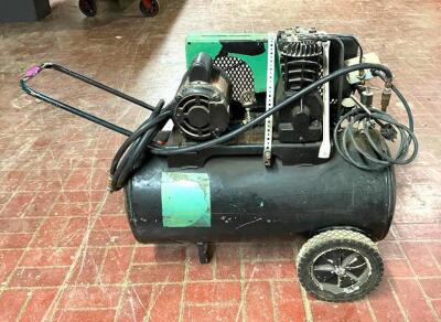 SPEEDAIRE 30 GAL AIR COMPRESSOR