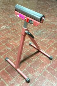 ADJUSTABLE METAL/STEEL ROLLER STAND