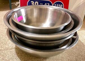 ASSORTED STAINLESS MIXING BOWLS AS SHOWN