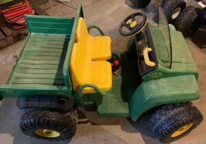 JOHN DEERE POWERED RIDE ON KIDS CAR