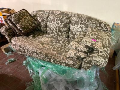 FLORAL PRINT UPHOLSTERED SOFA