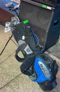 WILSON GOLF SET WITH IRONS / DRIVER / WOODS / AND KICK STAND BAG