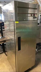 DUKERS SINGLE DOOR COMMERCIAL REFRIGERATOR.