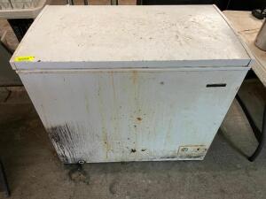 36" CHEST FREEZER/