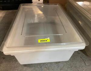 LARGE PLASTIC SALAD CONTAINER W/ LIDS