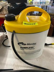 FLO MASTER PUMPLESS SPRAYER