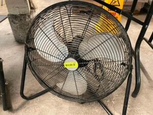 FLOOR FAN