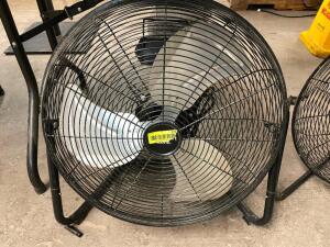 FLOOR FAN