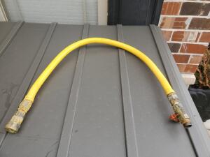 (2) QUICK CONNECT GAS LINES ( YELLOW)