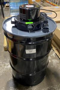 DESCRIPTION: (1) DRUM TOP VACUUM HEAD BRAND/MODEL: DAYTON/4YE63 INFORMATION: BLACK/DRUM CAPACITY: 55 GAL/100 CFM RETAIL$: 450.12 FOR VACUUM HEAD/$209.