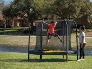 DESCRIPTION: (1) TRAMPOLINE WITH ENCLOSURE BRAND/MODEL: JUMPKING RETAIL$: $79.00 EA SIZE: 7.5 QTY: 1