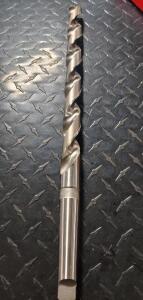 (1) TAPERED SHANK EXTRA LENGTH DRILL