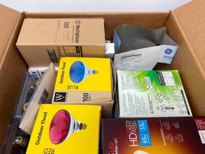 BOX OF ASSORTED LIGHT BULBS