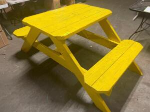 DESCRIPTION: 48" WOODEN PICNIC TABLE W/ BENCH SEAT - YELLOW SIZE: 48" LONG LOCATION: BAY 6 QTY: 1