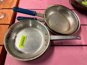 DESCRIPTION: (4) 8" SKILLETS LOCATION: BAY 7 THIS LOT IS: SOLD BY THE PIECE QTY: 4