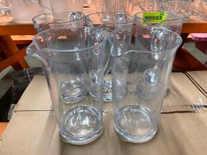 DESCRIPTION: (5) CLEAR PLASTIC 64 OZ PITCHERS. SIZE: 64 OZ LOCATION: BAY 7 THIS LOT IS: SOLD BY THE PIECE QTY: 5