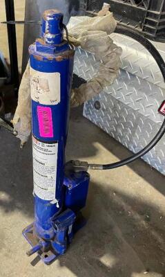 DESCRIPTION: HEAVY DUTY HYDRAULIC JACK. LOCATION: SHOP QTY: 1