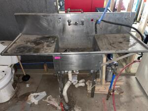 DESCRIPTION: 72" SINGLE WELL STAINLESS SINK W/ LEFT AND RIGHT DRY BOARDS SIZE: 72" LOCATION: SHOP QTY: 1