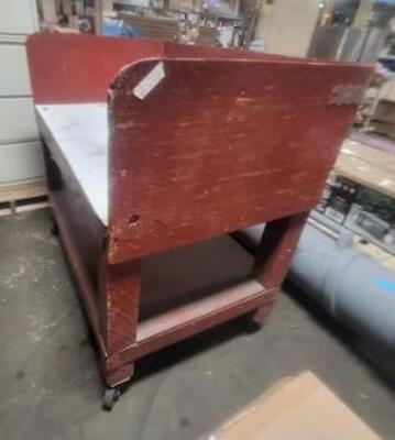 DESCRIPTION: (1) MOBILE WORKBENCH INFORMATION: RED & WHITE/WOODEN/MUST COME INTO INSPECT SIZE: 48X30X32X QTY: 1