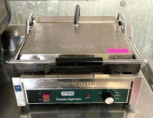 DESCRIPTION: SINGLE COMMERCIAL PANINI PRESS WITH CAST IRON PLATES BRAND/MODEL: WARING WFG250 QTY: 1