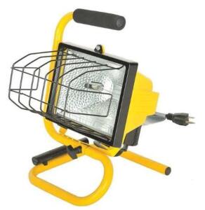 DESCRIPTION: (1) TEMPORARY JOB SITE LIGHT BRAND/MODEL: BAYCO/SL-1002 INFORMATION: YELLOW/HALOGEN RETAIL$: 12.80 SIZE: 36"H X 3'CORD LENGTH QTY: 1