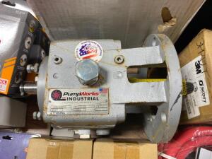 DESCRIPTION: (1) INDUSTRIAL PUMP PART BRAND/MODEL: PUMPWORKS/450180825 INFORMATION: SILVER/MUST COME INTO INSPECT SIZE: 13"W X 9-1/2"H X 6"D QTY: 1