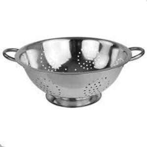 DESCRIPTION: (1) COLANDER BRAND/MODEL: HOME BASICS RETAIL$: $10.00 EA SIZE: 7 QT QTY: 1