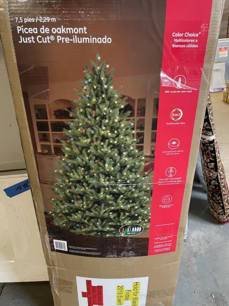 7.5' OAKMONT SPRUCE PRELIT TRADITIONAL ARTIFICIAL CHRISTMAS TREE WITH