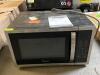 COUNTERTOP MICROWAVE IN STAINLESS STEEL - 2